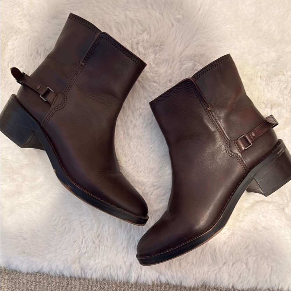 SARTO By Franco Sarto Brown Ankle Boots Classic Design